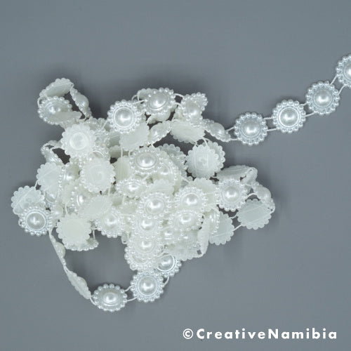 Pearls on String - Large Flower (White)